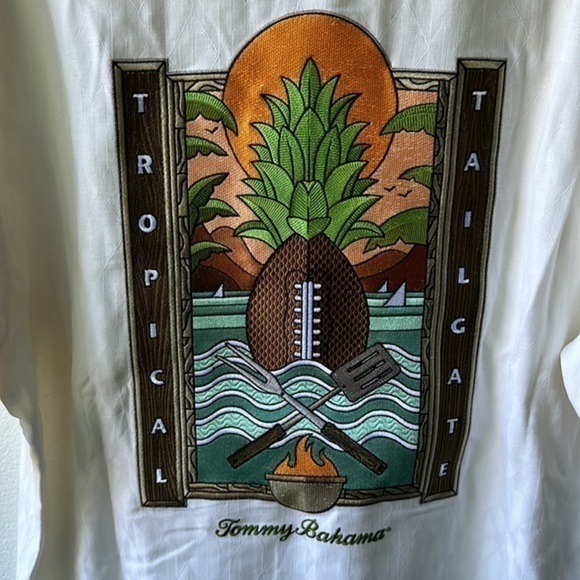 NWT NFL shirt Tommy Bahama, 100% silk Los Angeles Rams size medium cream - Picture 1 of 12